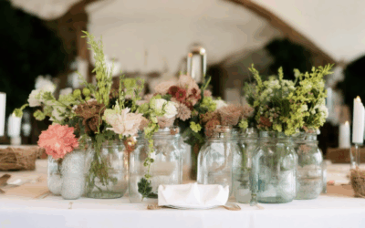 How to Create Rustic Centerpieces for Every Occasion: Ideas with Flowers, Mason Jars, and More!
